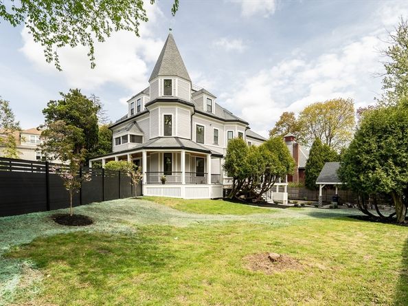 686 Centre St, Newton MA 02458