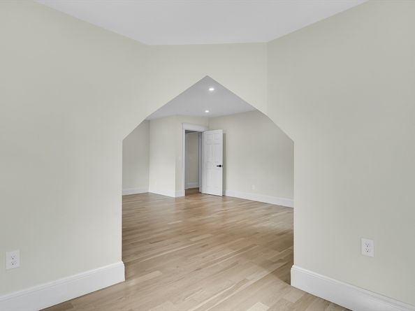 686 Centre St, Newton MA 02458