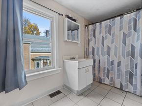 33 Chestnut St, Milford MA 01757