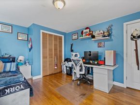 33 Chestnut St, Milford MA 01757