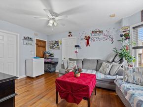 33 Chestnut St, Milford MA 01757