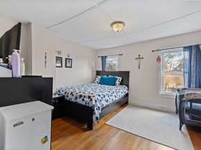 33 Chestnut St, Milford MA 01757