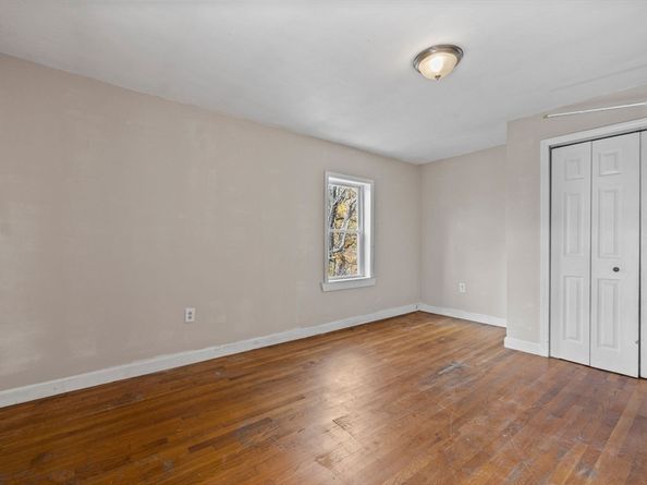 33 Chestnut St, Milford MA 01757