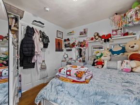 33 Chestnut St, Milford MA 01757