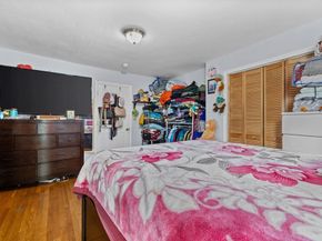 33 Chestnut St, Milford MA 01757