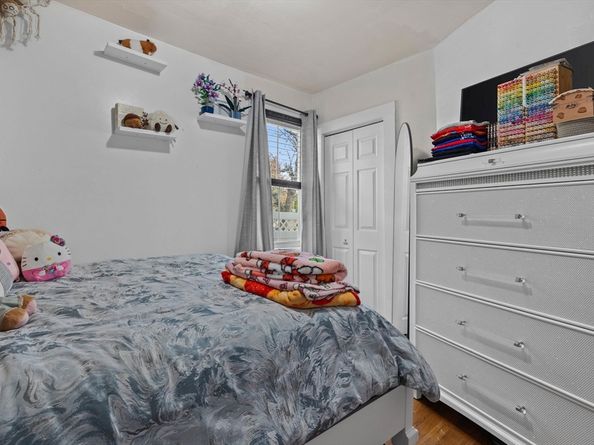 33 Chestnut St, Milford MA 01757