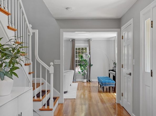 21 Valleyfield St, Lexington MA 02421