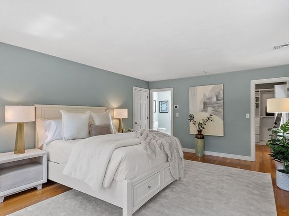 21 Valleyfield St, Lexington MA 02421