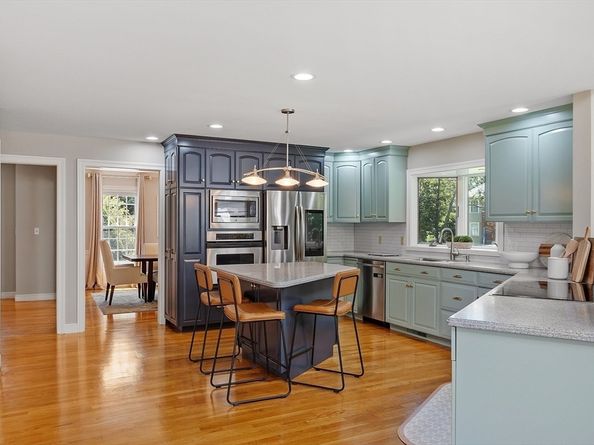 21 Valleyfield St, Lexington MA 02421