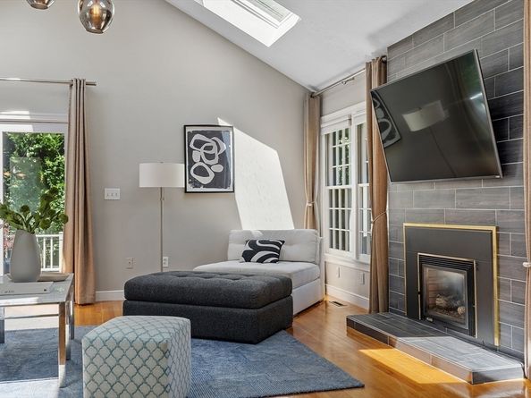 21 Valleyfield St, Lexington MA 02421