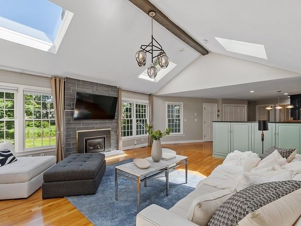 21 Valleyfield St, Lexington MA 02421