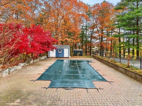 2 Mcintyre Road, Saugus MA 01906