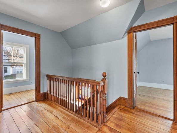 16 Pleasant St, Wakefield MA 01880