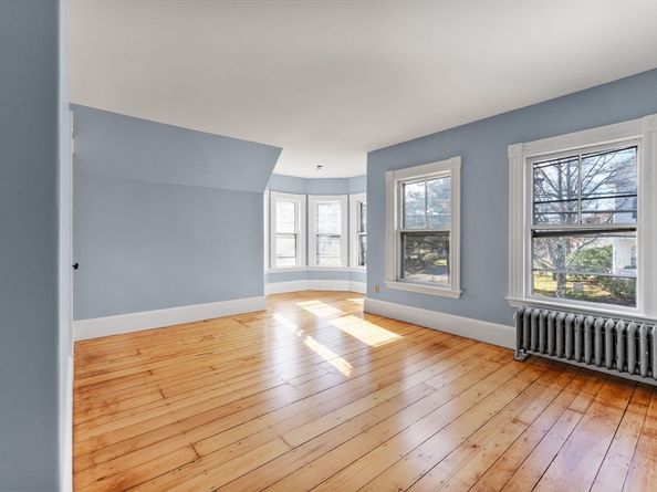 16 Pleasant St, Wakefield MA 01880