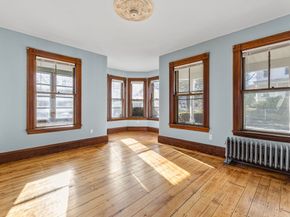 16 Pleasant St, Wakefield MA 01880