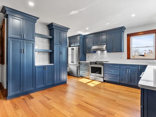 16 Pleasant St, Wakefield MA 01880