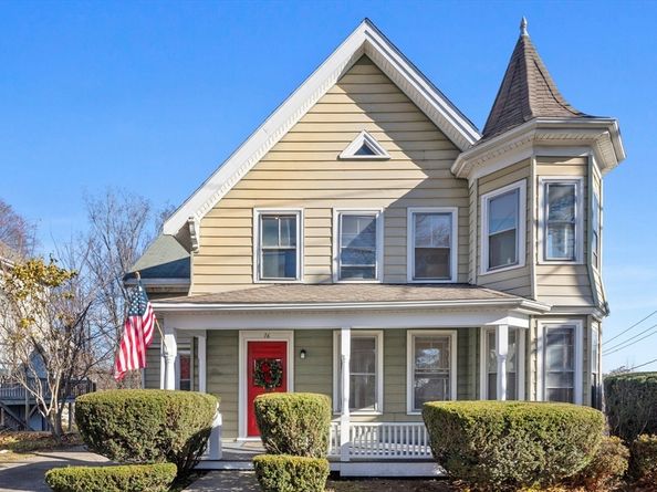 16 Pleasant St, Wakefield MA 01880