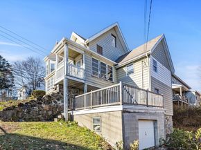 16 Pleasant St, Wakefield MA 01880