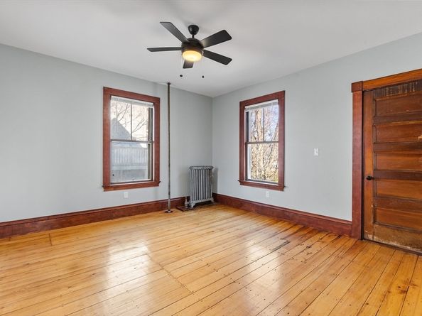 16 Pleasant St, Wakefield MA 01880