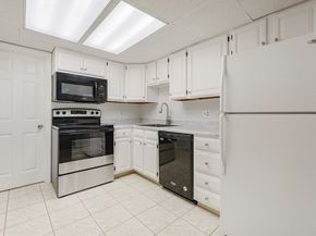 14 Shadowbrook Lane 30, Milford MA 01757