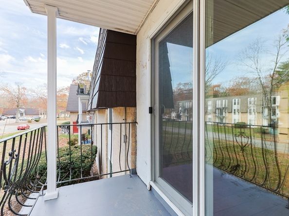 14 Shadowbrook Lane 30, Milford MA 01757