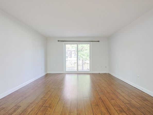 14 Shadowbrook Lane 30, Milford MA 01757