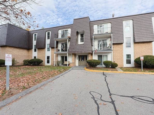 14 Shadowbrook Lane 30, Milford MA 01757