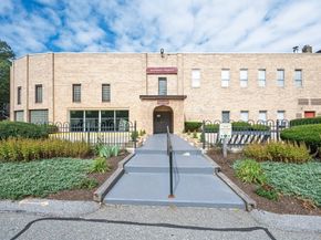 14 Shadowbrook Lane 30, Milford MA 01757