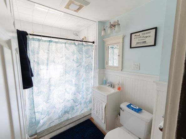 62-64 Lawn Ave, Quincy MA 02169