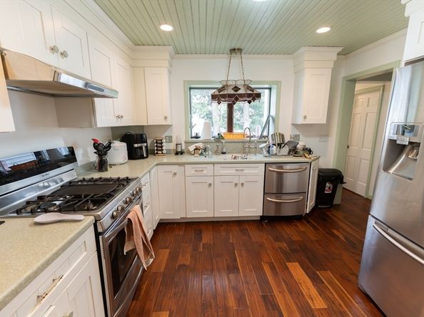 62-64 Lawn Ave, Quincy MA 02169