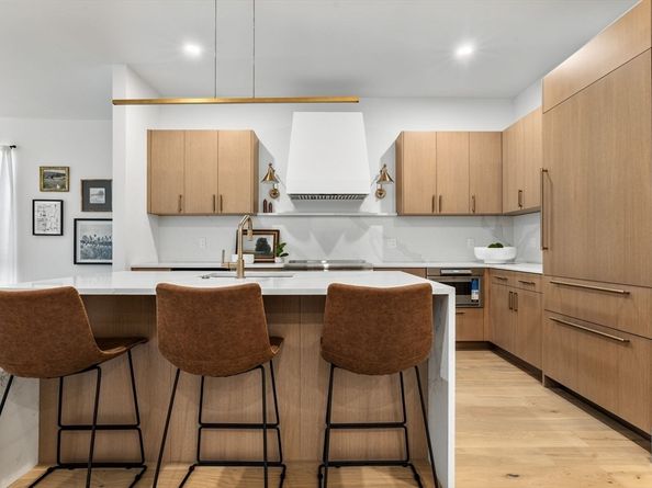 1114 Beacon St. 104, Newton MA 02641