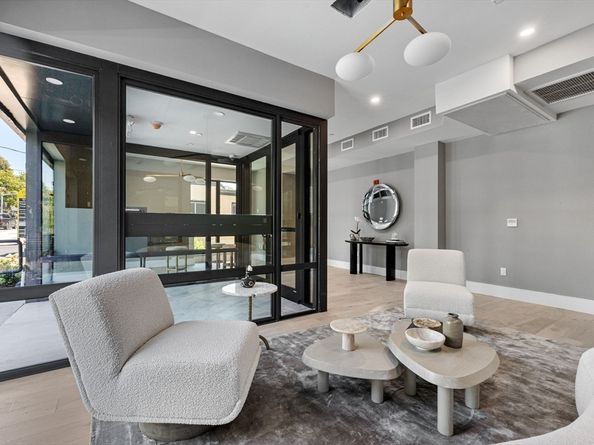 1114 Beacon St. 104, Newton MA 02641