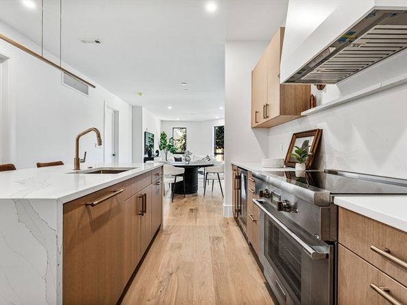 1114 Beacon St. 104, Newton MA 02641