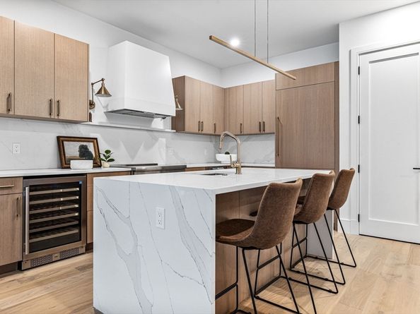 1114 Beacon St. 104, Newton MA 02641