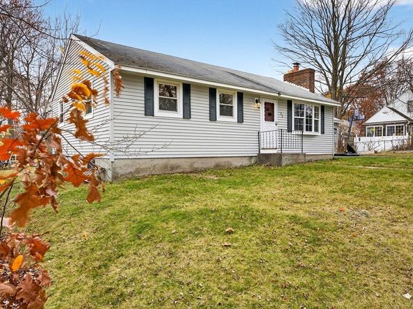 33 Isleboro St, Worcester MA 01606