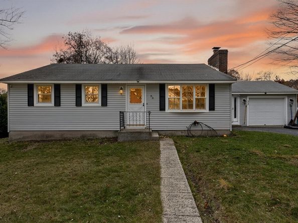 33 Isleboro St, Worcester MA 01606