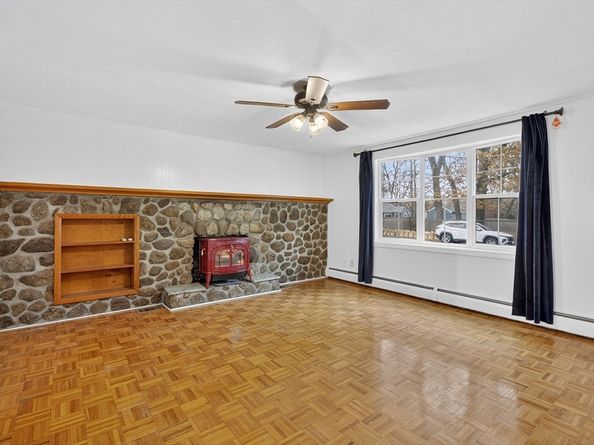 33 Isleboro St, Worcester MA 01606