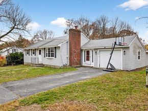 33 Isleboro St, Worcester MA 01606