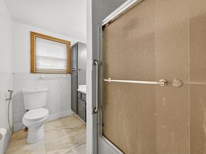 33 Isleboro St, Worcester MA 01606