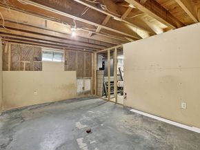 33 Isleboro St, Worcester MA 01606