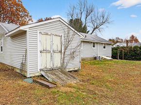 33 Isleboro St, Worcester MA 01606