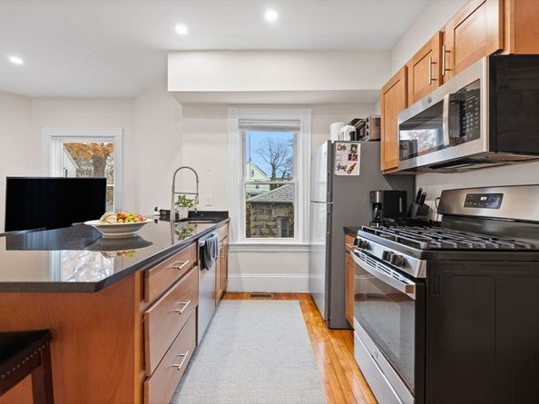 33 Clinton St, Framingham MA 01702