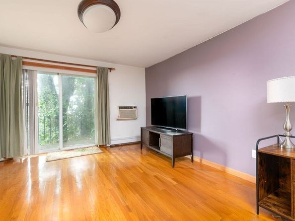 39 Cary Avenue 14, Chelsea MA 02150