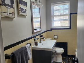 58 Elm St 11, Worcester MA 01609