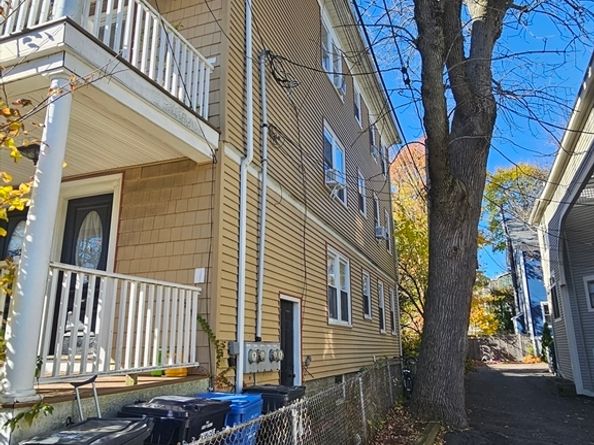 13 Roberts Rd, Cambridge MA 02138