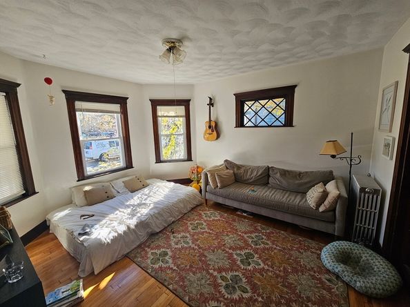 13 Roberts Rd, Cambridge MA 02138