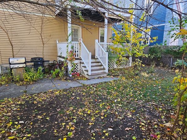 13 Roberts Rd, Cambridge MA 02138