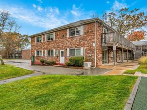 70 Farrwood Ave 7, North Andover MA 01845