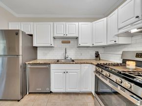 70 Farrwood Ave 7, North Andover MA 01845