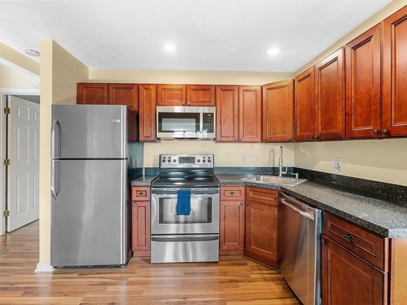 28 Claremont Ter 6, Swampscott MA 01907